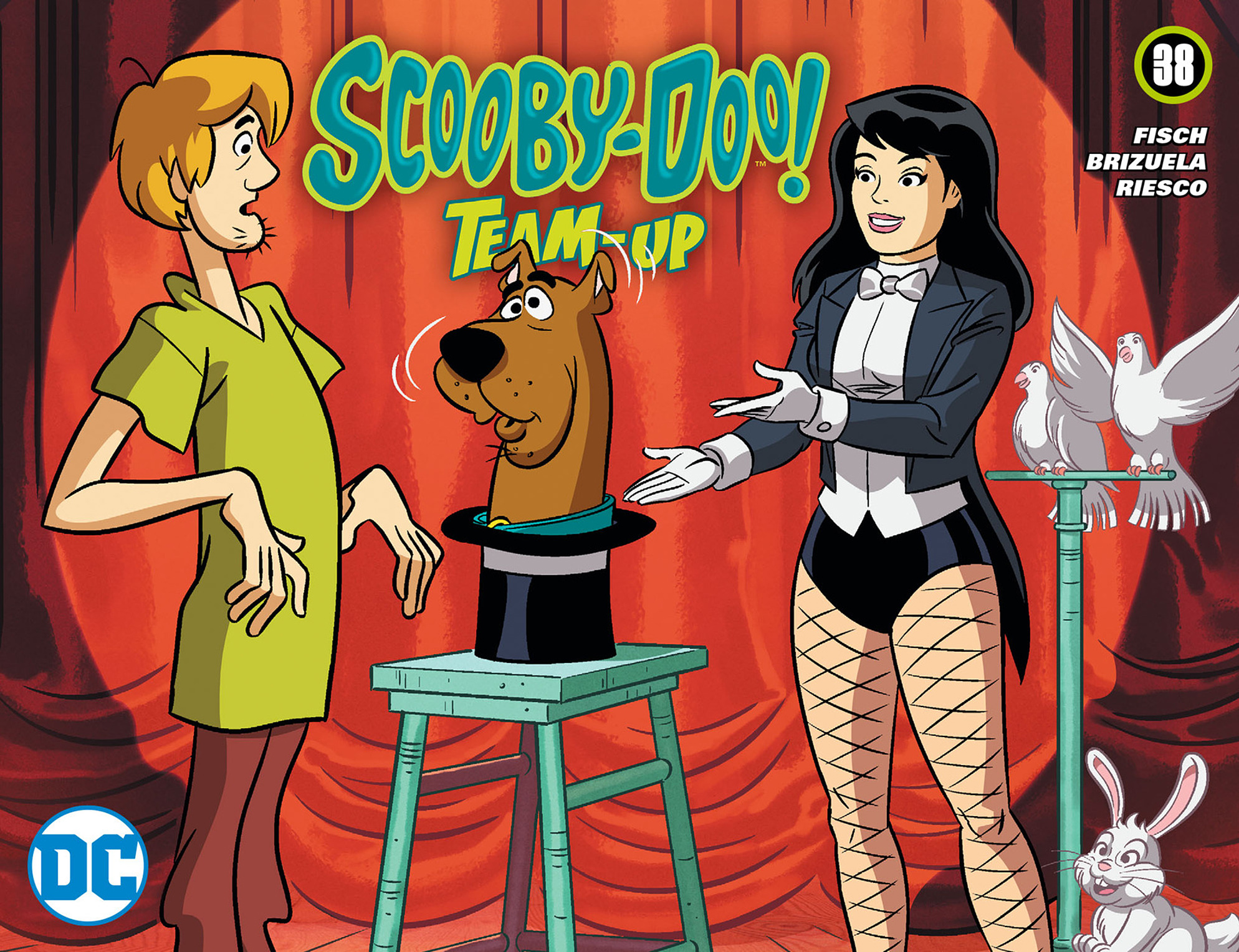 Scooby-Doo! Team-Up (2013): Chapter 38 - Page 1